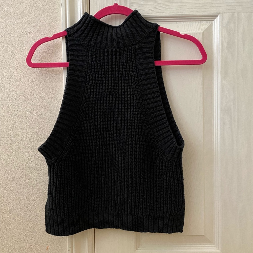 Kendall & Kylie black tank top sweater turtleneck
